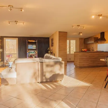 Le Garage * Lorp-Sentaraille